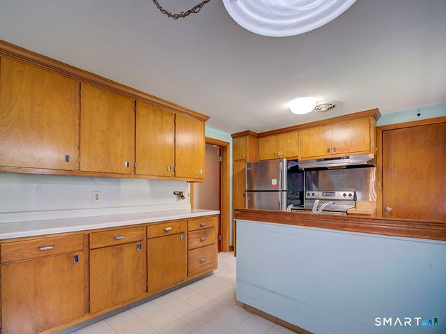 373 Broadway, Hamden, CT 06518