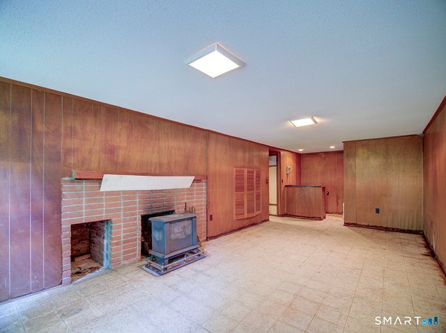 373 Broadway, Hamden, CT 06518