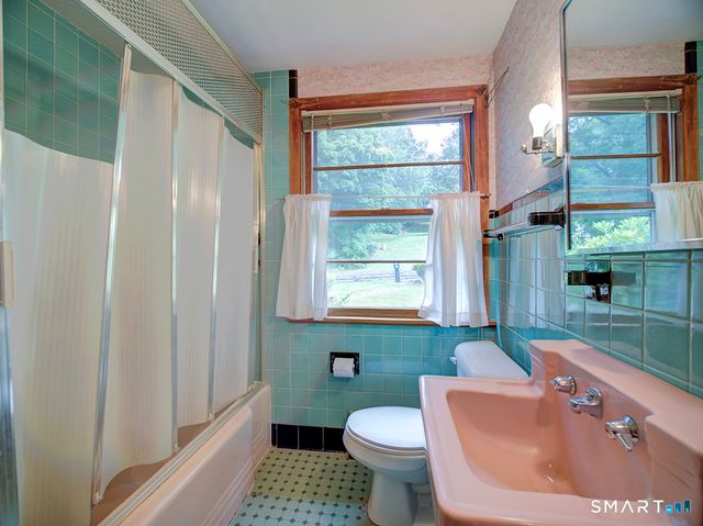 373 Broadway, Hamden, CT 06518