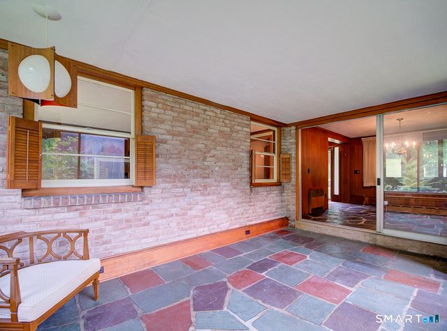 373 Broadway, Hamden, CT 06518