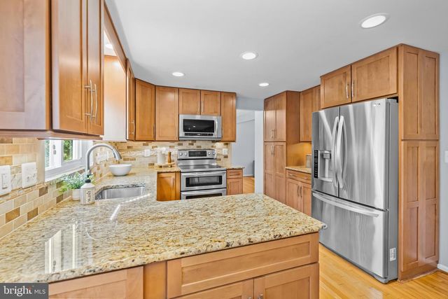 342 SAMANTHA DR, Sterling, VA 20164