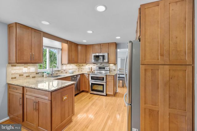 342 SAMANTHA DR, Sterling, VA 20164