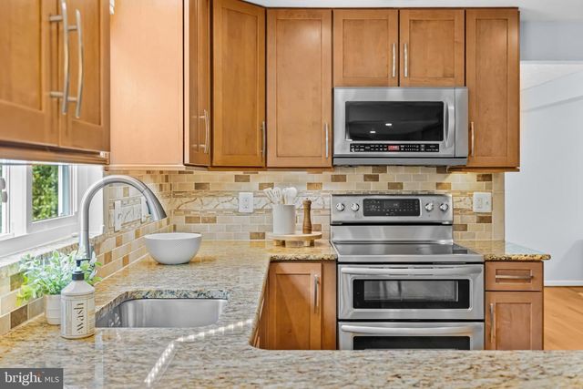 342 SAMANTHA DR, Sterling, VA 20164