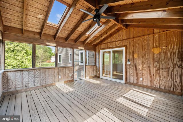 342 SAMANTHA DR, Sterling, VA 20164