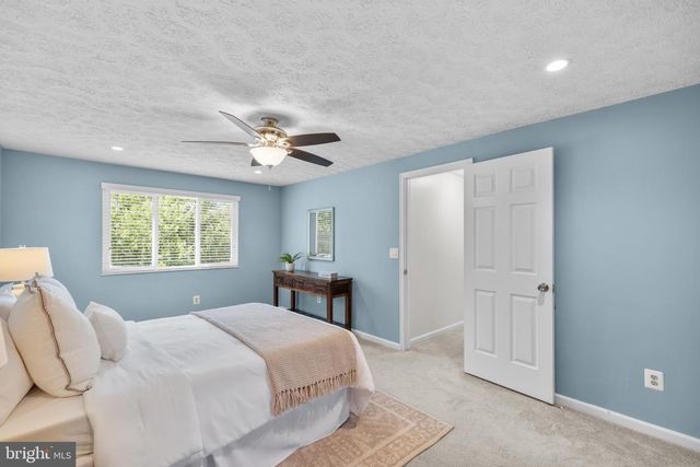 342 SAMANTHA DR, Sterling, VA 20164