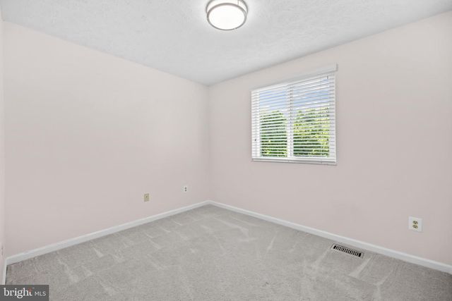 342 SAMANTHA DR, Sterling, VA 20164