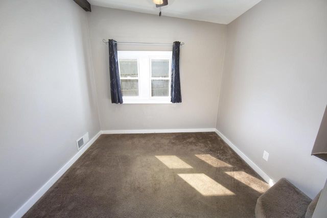 2405 S 92nd STREET, West Allis, WI 53227