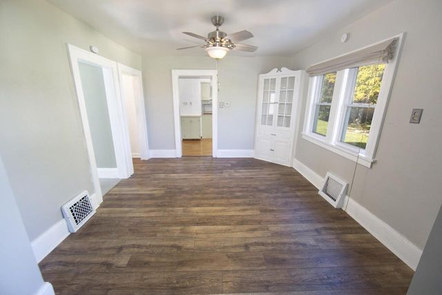 2405 S 92nd STREET, West Allis, WI 53227