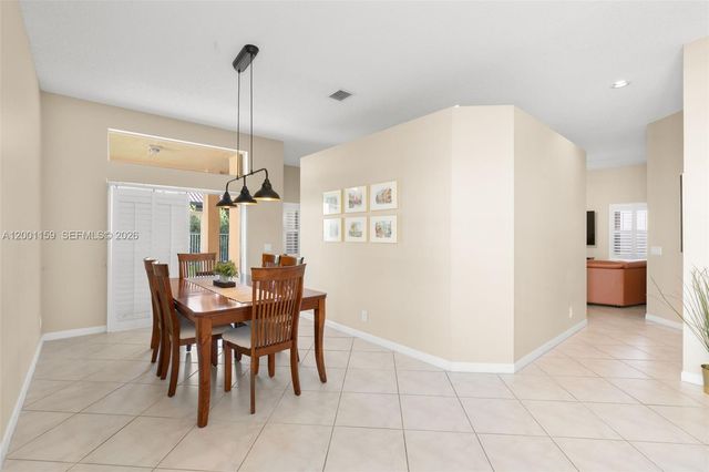 1414 Banyan Way, Weston, FL 33327