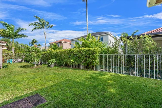 1414 Banyan Way, Weston, FL 33327