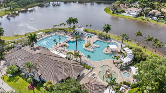 1414 Banyan Way, Weston, FL 33327