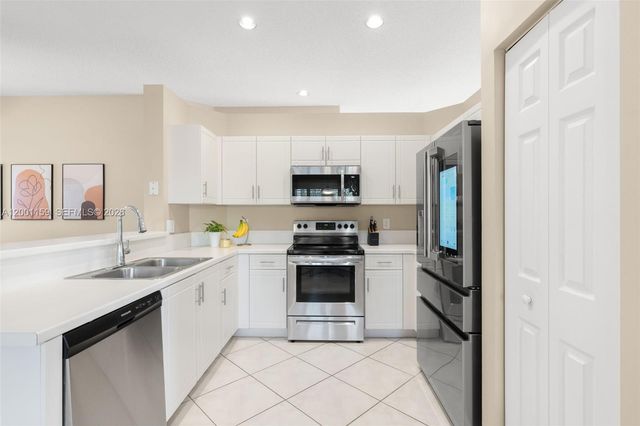 1414 Banyan Way, Weston, FL 33327