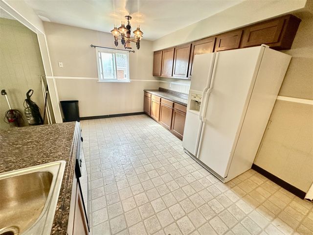 33829 Yuma Street, Westland, MI 48185