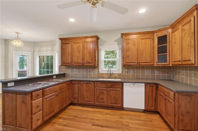 113 Edith Wharton SQ, Newport News, VA 23606