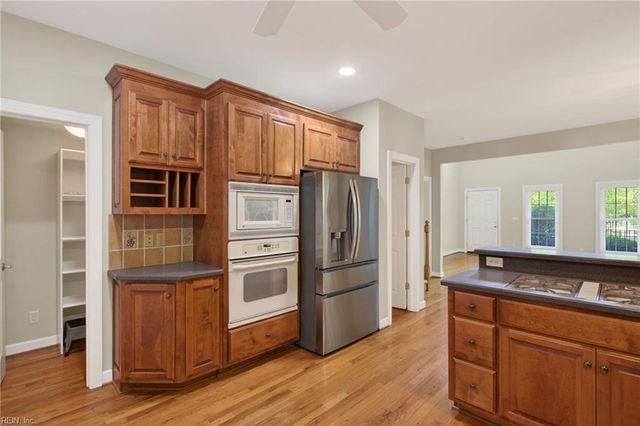 113 Edith Wharton SQ, Newport News, VA 23606