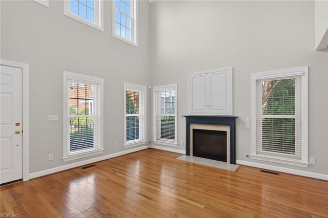 113 Edith Wharton SQ, Newport News, VA 23606