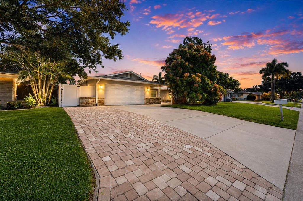 14233 102ND AVENUE, Largo, FL 33774