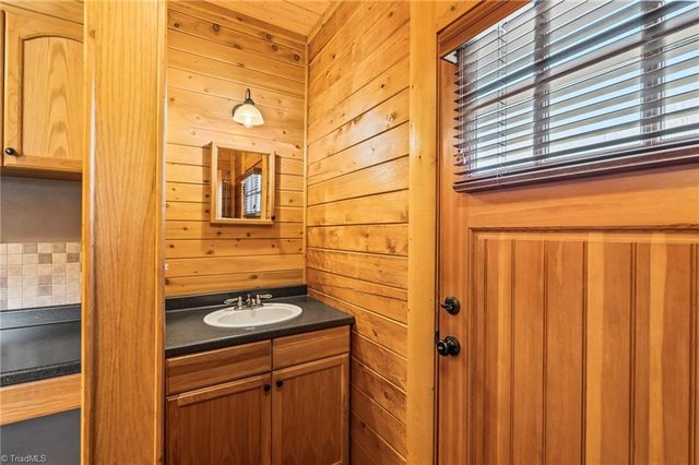 347 Cypress Lane, Lexington, NC 27295