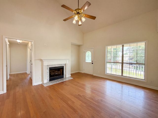 1037 Shadowbrook Dr, Greenbrier, TN 37073