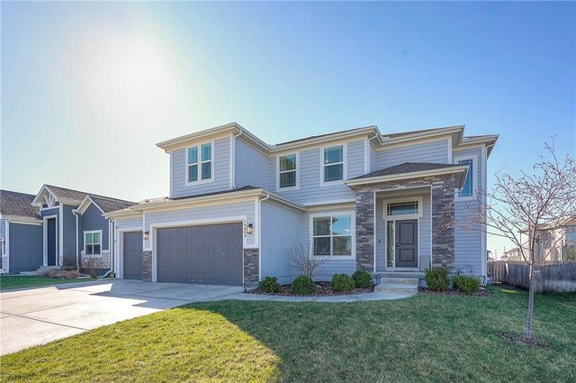 19009 W 168th Terrace, Olathe, KS 66062