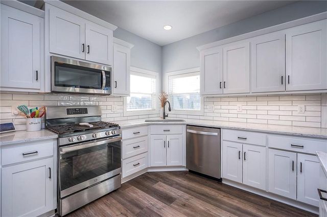 19009 W 168th Terrace, Olathe, KS 66062