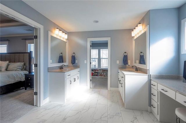 19009 W 168th Terrace, Olathe, KS 66062