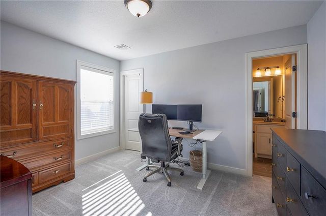 19009 W 168th Terrace, Olathe, KS 66062