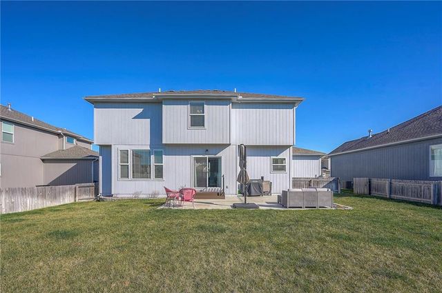 19009 W 168th Terrace, Olathe, KS 66062