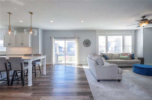 19009 W 168th Terrace, Olathe, KS 66062