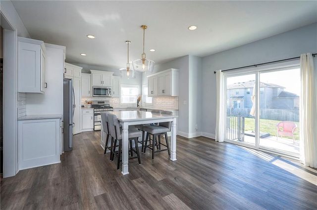 19009 W 168th Terrace, Olathe, KS 66062