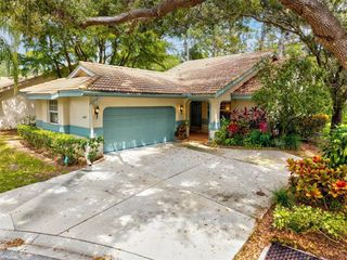 4727 TIVOLI AVENUE, Sarasota, FL 34235