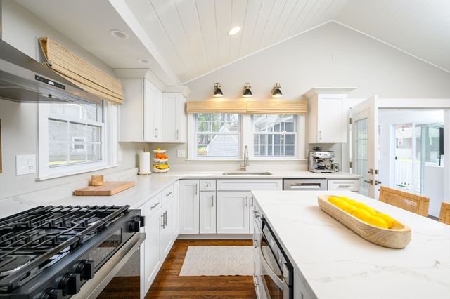 345 Plain St, Hanover, MA 02339
