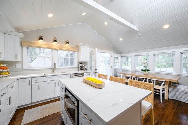 345 Plain St, Hanover, MA 02339