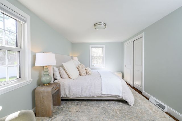 345 Plain St, Hanover, MA 02339