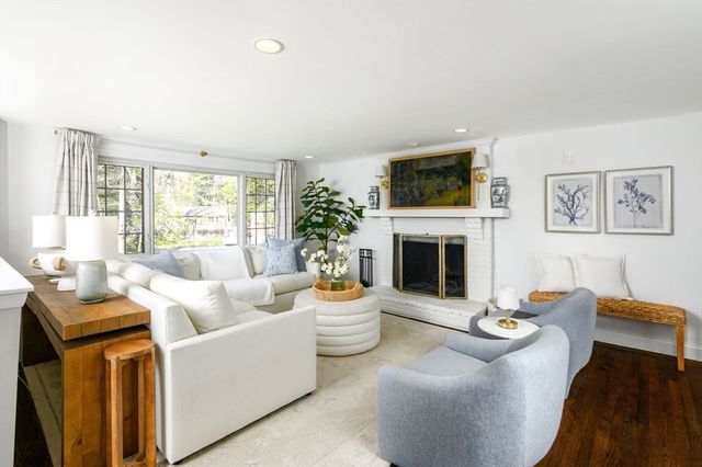 345 Plain St, Hanover, MA 02339