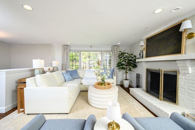 345 Plain St, Hanover, MA 02339