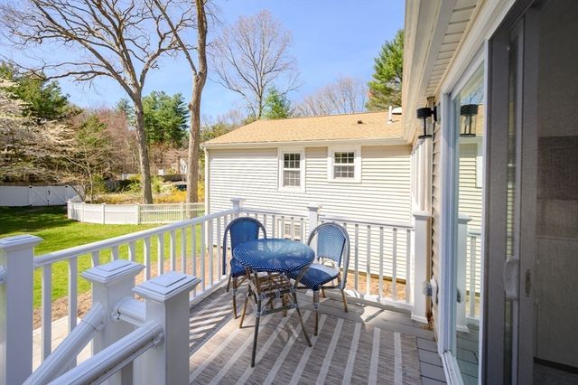 345 Plain St, Hanover, MA 02339
