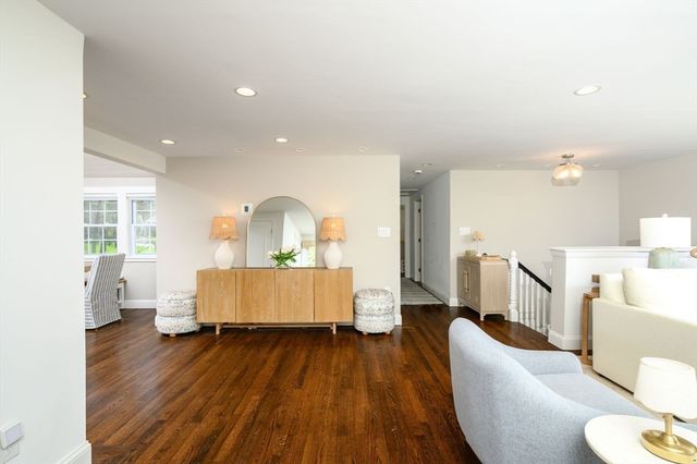345 Plain St, Hanover, MA 02339