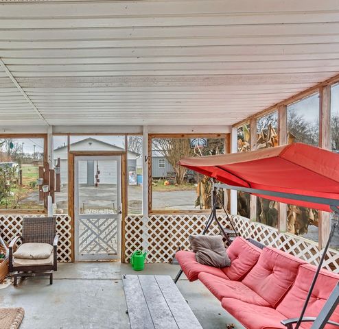 60 Main St, Ethridge, TN 38456