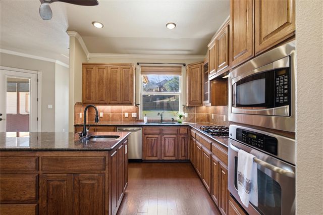 1135 Redleaf DR, Nolanville, TX 76559