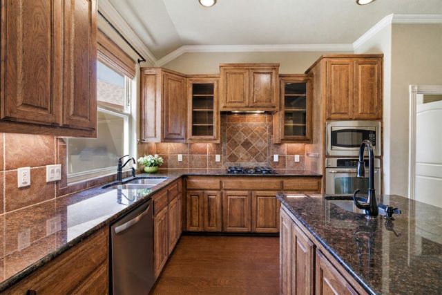 1135 Redleaf DR, Nolanville, TX 76559