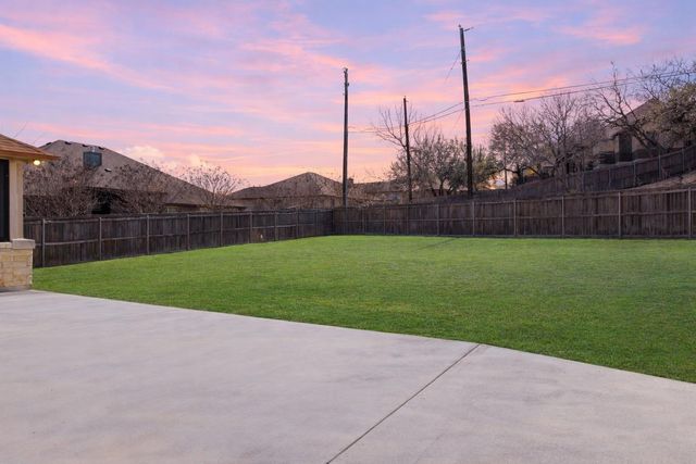 1135 Redleaf DR, Nolanville, TX 76559