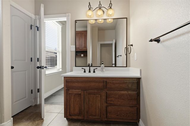 1135 Redleaf DR, Nolanville, TX 76559