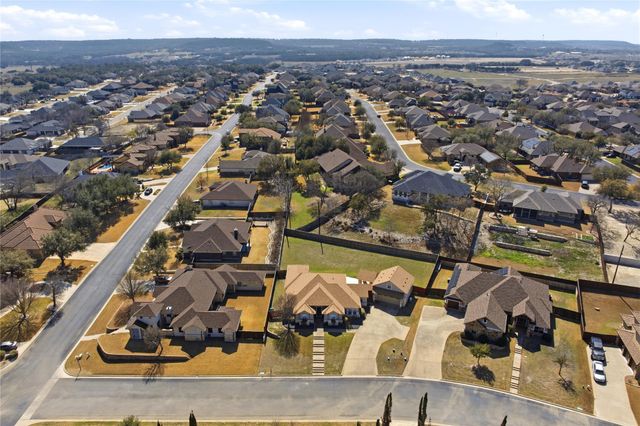 1135 Redleaf DR, Nolanville, TX 76559