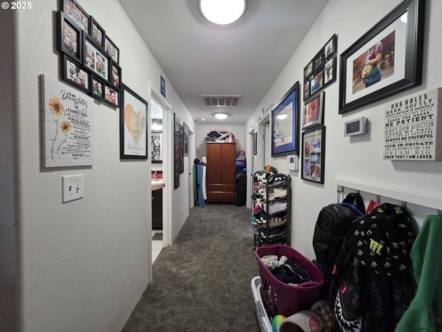 830 W KENWOOD St, Roseburg, OR 97471