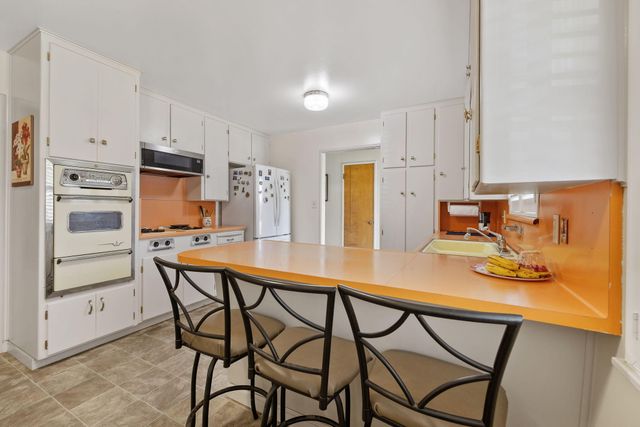 4340 W School Avenue, Visalia, CA 93291