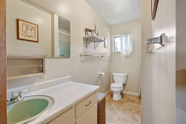 4340 W School Avenue, Visalia, CA 93291