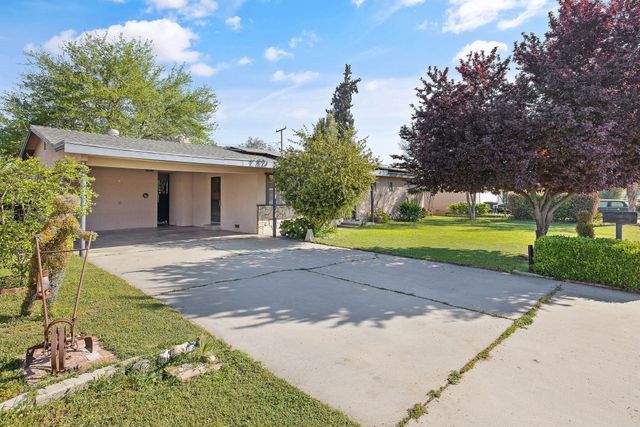 4340 W School Avenue, Visalia, CA 93291