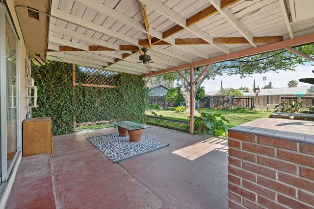 4340 W School Avenue, Visalia, CA 93291