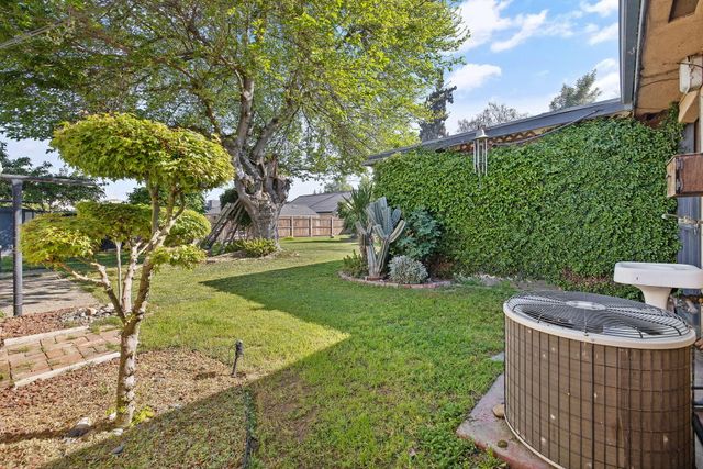 4340 W School Avenue, Visalia, CA 93291